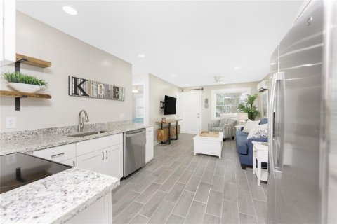 Condo in Englewood, Florida, 4 bedrooms  № 1560297 - photo 8