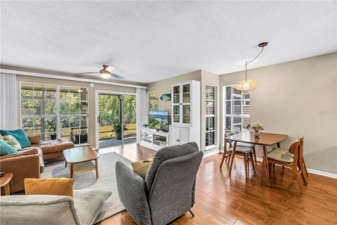 Copropriété à vendre à Tampa, Floride: 2 chambres, 114.64 m2 № 1898813 - photo 13