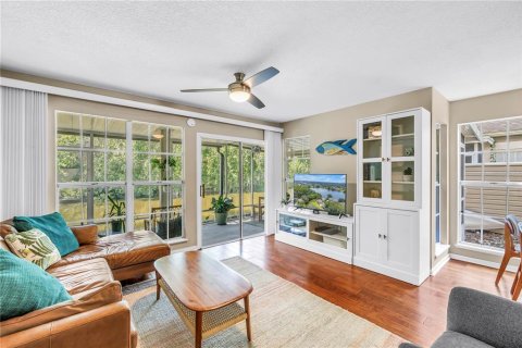 Copropriété à vendre à Tampa, Floride: 2 chambres, 114.64 m2 № 1898813 - photo 14