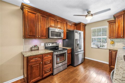 Copropriété à vendre à Tampa, Floride: 2 chambres, 114.64 m2 № 1898813 - photo 12