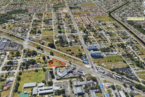 Terreno en venta en Miami, Florida № 1943024 - foto 8