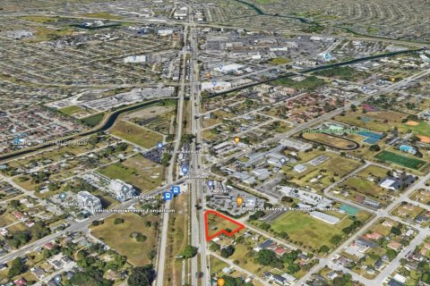 Terreno en venta en Miami, Florida № 1943024 - foto 10