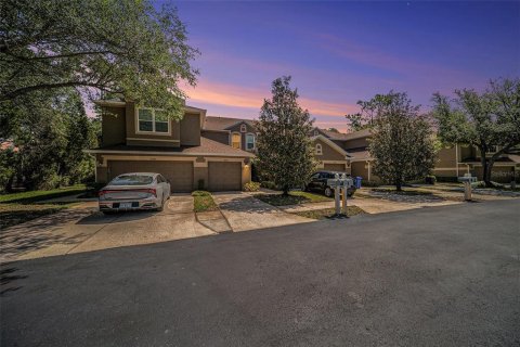 Townhouse in Tampa, Florida 2 bedrooms, 118.17 sq.m. № 1648073 - photo 1