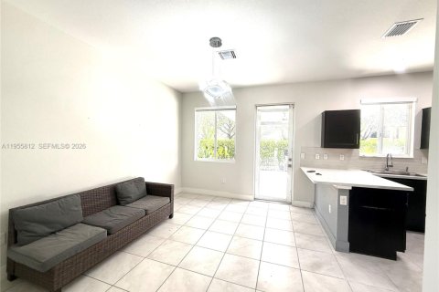 Adosado en alquiler en Miami Gardens, Florida, 3 dormitorios, 159.05 m2 № 2010463 - foto 5