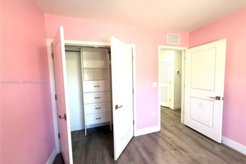 Adosado en alquiler en Miami Gardens, Florida, 3 dormitorios, 159.05 m2 № 2010463 - foto 11