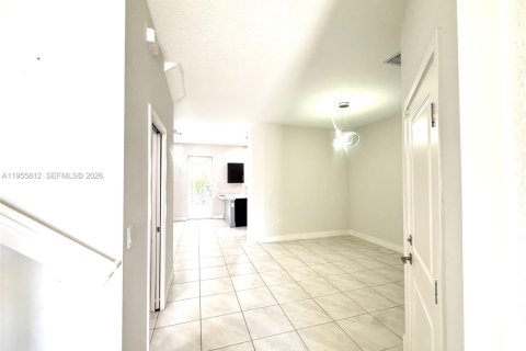 Adosado en alquiler en Miami Gardens, Florida, 3 dormitorios, 159.05 m2 № 2010463 - foto 3