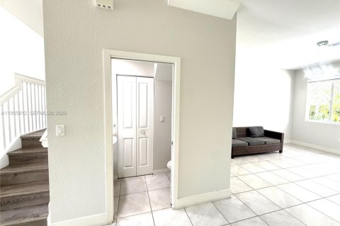 Adosado en alquiler en Miami Gardens, Florida, 3 dormitorios, 159.05 m2 № 2010463 - foto 8