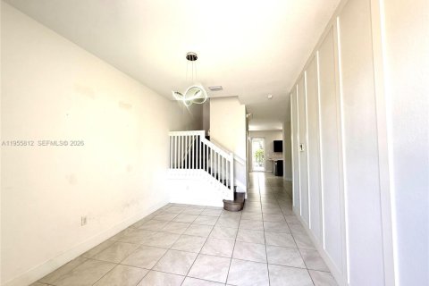 Adosado en alquiler en Miami Gardens, Florida, 3 dormitorios, 159.05 m2 № 2010463 - foto 2