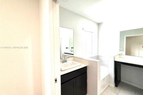 Adosado en alquiler en Miami Gardens, Florida, 3 dormitorios, 159.05 m2 № 2010463 - foto 16