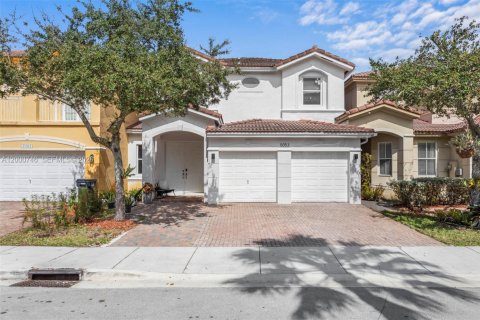Townhouse in Doral, Florida 3 bedrooms, 153.38 sq.m. № 2065627