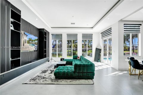 House in Parkland, Florida 7 bedrooms, 518.86 sq.m. № 1973216 - photo 5