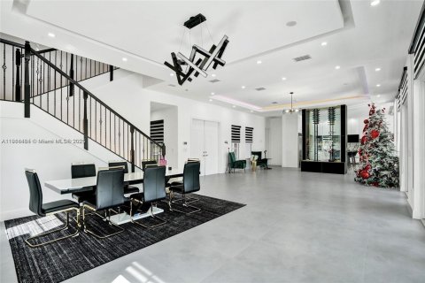 House in Parkland, Florida 7 bedrooms, 518.86 sq.m. № 1973216 - photo 14