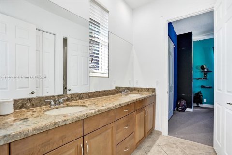 House in Parkland, Florida 7 bedrooms, 518.86 sq.m. № 1973216 - photo 13