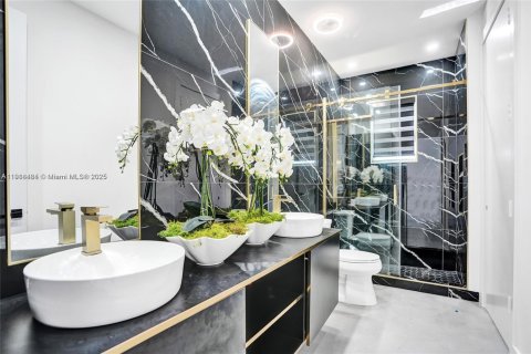 House in Parkland, Florida 7 bedrooms, 518.86 sq.m. № 1973216 - photo 11