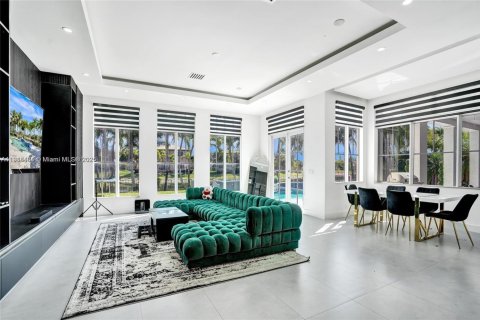 House in Parkland, Florida 7 bedrooms, 518.86 sq.m. № 1973216 - photo 25