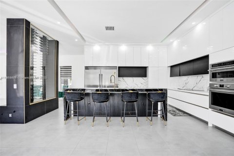 House in Parkland, Florida 7 bedrooms, 518.86 sq.m. № 1973216 - photo 4