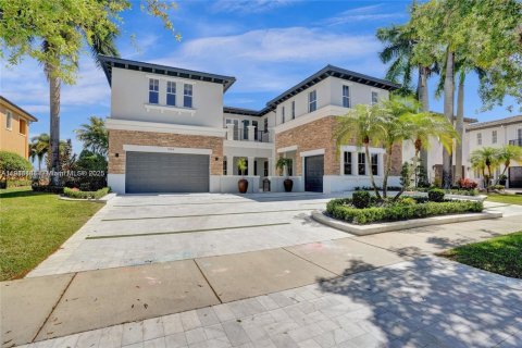 House in Parkland, Florida 7 bedrooms, 518.86 sq.m. № 1973216 - photo 1
