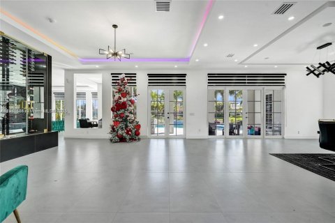 House in Parkland, Florida 7 bedrooms, 518.86 sq.m. № 1973216 - photo 16