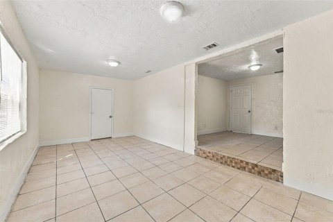Villa ou maison à louer à Saint Petersburg, Floride: 4 chambres, 130.34 m2 № 2388740 - photo 17