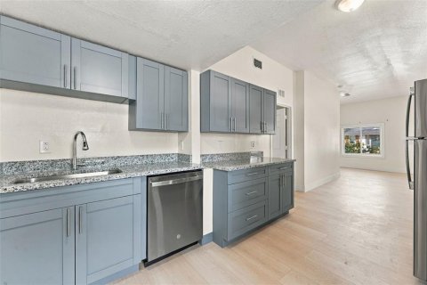Villa ou maison à louer à Saint Petersburg, Floride: 4 chambres, 130.34 m2 № 2388740 - photo 6