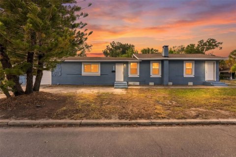 Villa ou maison à Saint Petersburg, Floride 4 chambres, 130.34 m2 № 2388740