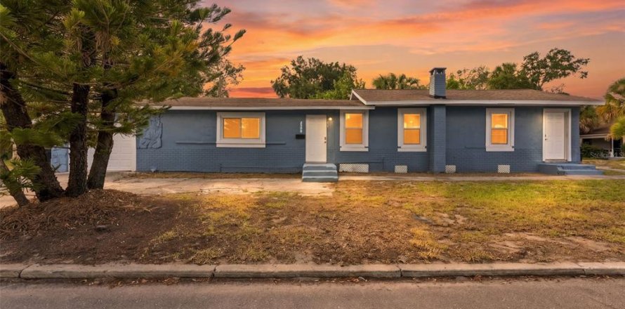 Villa ou maison à Saint Petersburg, Floride 4 chambres, 130.34 m2 № 2388740