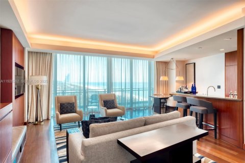 Купить кондоминиум в Бэл-Харбор, Флорида 1 спальня, 106.56м2, № 1986805 - фото 8