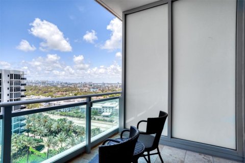 Купить кондоминиум в Бэл-Харбор, Флорида 1 спальня, 106.56м2, № 1986805 - фото 16