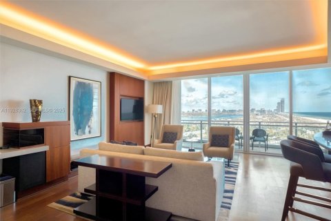 Купить кондоминиум в Бэл-Харбор, Флорида 1 спальня, 106.56м2, № 1986805 - фото 9