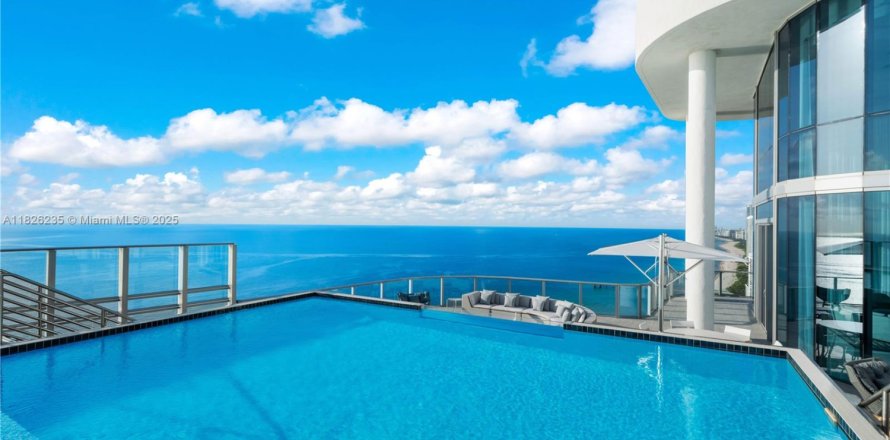 Condo in Sunny Isles Beach, Florida, 4 bedrooms  № 1833973