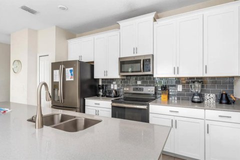 Adosado en venta en Davenport, Florida, 4 dormitorios, 177.81 m2 № 1846526 - foto 3