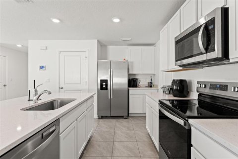 Villa ou maison à vendre à Zephyrhills, Floride: 5 chambres, 227.89 m2 № 2100932 - photo 17