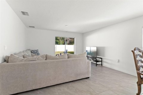 Villa ou maison à vendre à Zephyrhills, Floride: 5 chambres, 227.89 m2 № 2100932 - photo 21