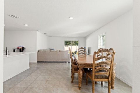 Villa ou maison à vendre à Zephyrhills, Floride: 5 chambres, 227.89 m2 № 2100932 - photo 13
