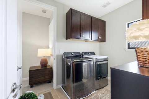House in Bradenton, Florida 4 bedrooms, 298.49 sq.m. № 2094324 - photo 30