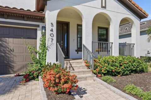 House in Bradenton, Florida 4 bedrooms, 298.49 sq.m. № 2094324 - photo 5
