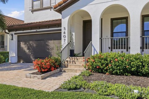 House in Bradenton, Florida 4 bedrooms, 298.49 sq.m. № 2094324 - photo 4
