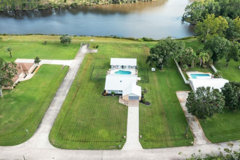 Casa en venta en Bunnell, Florida, 3 dormitorios, 267.09 m2 № 1856145 - foto 5