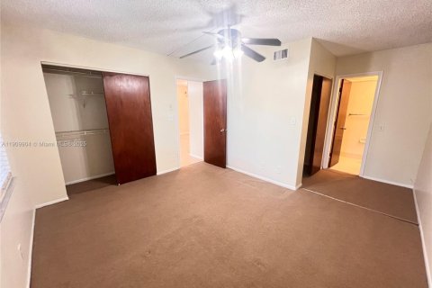 Copropriété à louer à Coral Springs, Floride: 2 chambres, 78.04 m2 № 1965235 - photo 8