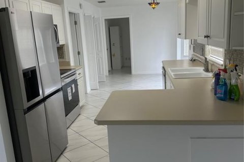 House in Ocala, Florida 3 bedrooms, 135.64 sq.m. № 1911042 - photo 3