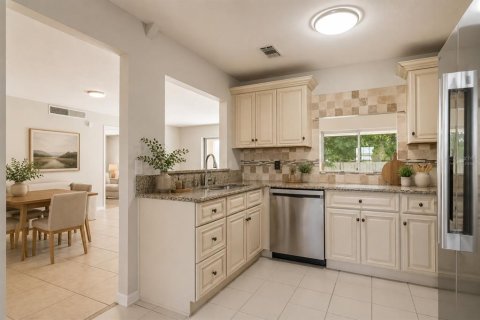 Condo in Winter Springs, Florida, 3 bedrooms № 2105119 - photo 11