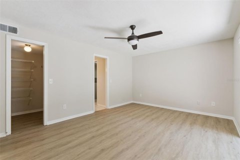 Condo in Winter Springs, Florida, 3 bedrooms № 2105119 - photo 18