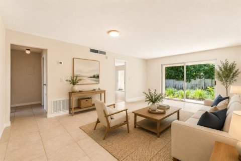 Condo in Winter Springs, Florida, 3 bedrooms № 2105119 - photo 5