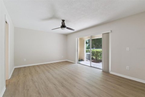 Condo in Winter Springs, Florida, 3 bedrooms № 2105119 - photo 20