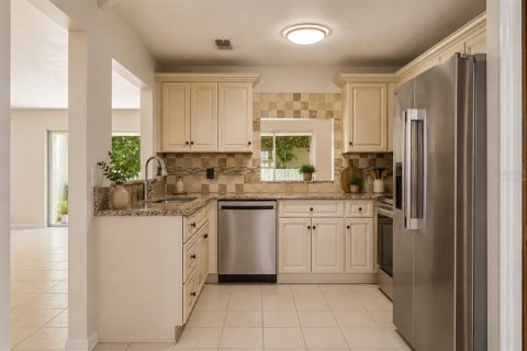 Condo in Winter Springs, Florida, 3 bedrooms № 2105119 - photo 13