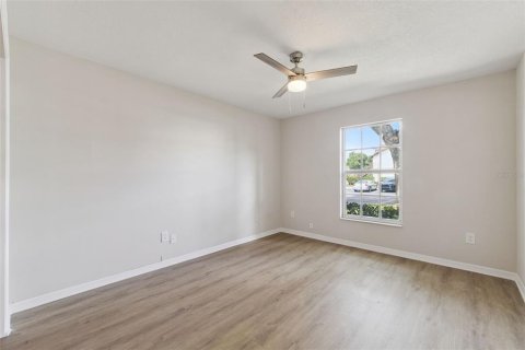 Condo in Winter Springs, Florida, 3 bedrooms № 2105119 - photo 24