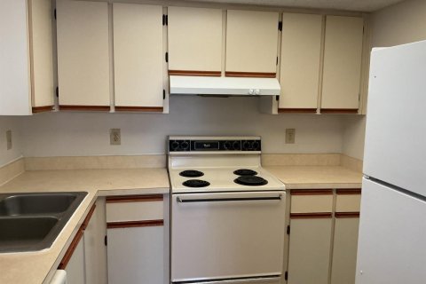 Condo in Port St. Lucie, Florida, 2 bedrooms  № 2245095 - photo 13