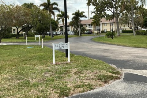 Condo in Port St. Lucie, Florida, 2 bedrooms  № 2245095 - photo 12