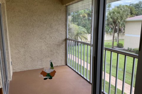 Condo in Port St. Lucie, Florida, 2 bedrooms  № 2245095 - photo 14