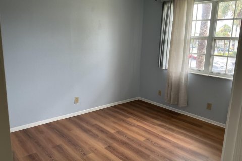 Condo in Port St. Lucie, Florida, 2 bedrooms  № 2245095 - photo 8